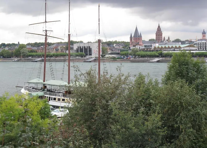 ホテル Zum Schnackel In マインツ